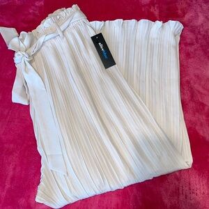 Flowy trouser type pants scalloped edge